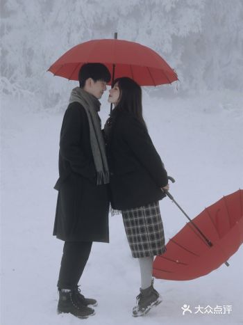 不喜欢繁重的华丽, 不喜欢嘈杂的氛围, 那就拍一套雪