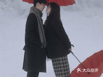 不喜欢繁重的华丽， 不喜欢嘈杂的氛围， 那就拍一套雪