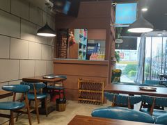 大堂-超越炭火牛蛙火锅鸡(河东店)