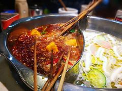 红汤锅底-江二娃串串香(科园四路总店)
