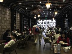 -钟书阁(松江泰晤士小镇店)