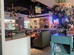 -豪客嘉族·麦尼顿西餐厅(乐福天下店)