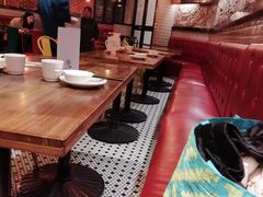 -新大咀港式茶餐厅(宝山万达店)