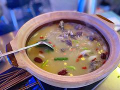 -龙巢盱眙龙虾·鸡煲·烧烤宵夜(坪洲店)