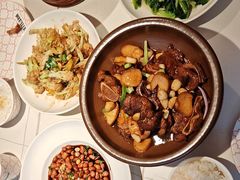 -阿瓦山寨·湘菜现炒·剁椒鱼头王(咸阳总店)