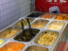 自助取餐区-三兄弟高炉烧饼