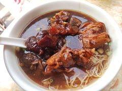 牛腩拼猪手面-海幢瑞芳饮食店