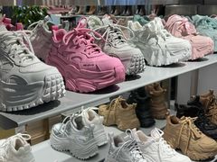 -燕莎奥特莱斯购物中心