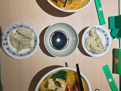-蒙自源米线大王(东站店)