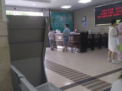 -上海大学附属上海和平眼科医院