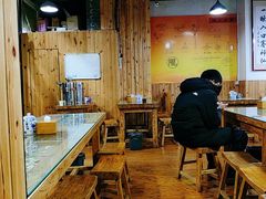 -陇上全荟兰州传统牛肉面(延吉路店)