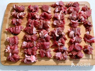羊肉串 超市买了不到2斤羊后腿肉，回家迫不及待的操作