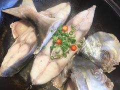 水油盐焗金鲳鱼-海铺·渔家虾水饺(皇姑店)