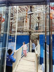 -PIPIKINGDOM皮皮王国欢乐号(欢乐海岸购物中心店)