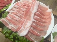 藏香猪五花肉-银同牦牛肉火锅