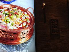 -沪小二炭火蛙锅(淮海中路美食不夜城店)