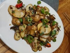 -郑件洋芋饭庄