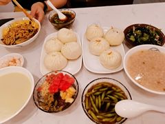 -李与白包子铺(桐梓林店)
