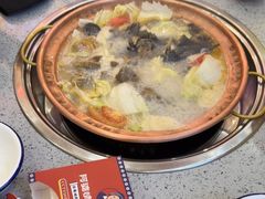 -阿婆情腊排骨火锅(金虹路店)