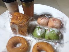 -顶东面包花园·生日蛋糕(世博店)