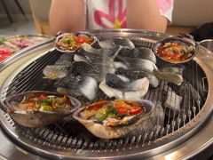 -围炉肉舍•炭烤活鳗•丹东海鲜烤肉(步行街店)