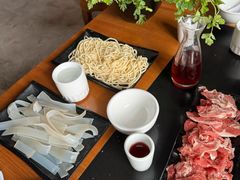 -果松木炭酸菜铜火锅·外婆参鸡汤