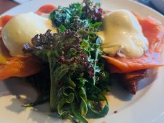 熏三文鱼班尼迪克蛋-ROAST coffee & eatery