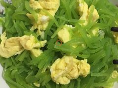 油焖笋拼青笋炒鸡蛋-金枝玉叶上海人家食府(三里河店)