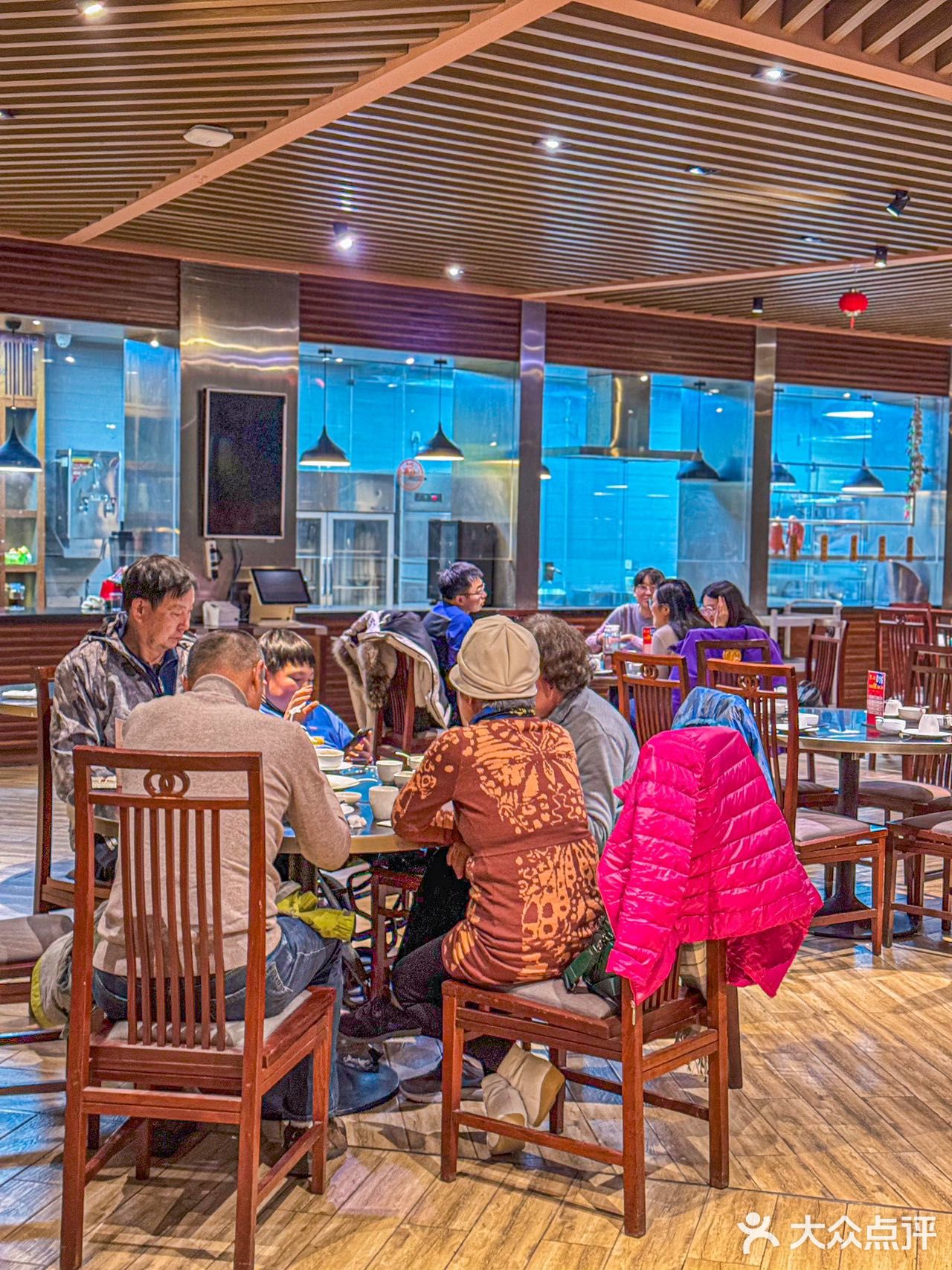 👀看沪剧“繁花”，赏浦江夜景，😋品苔圣园本帮菜