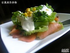 三文鱼沙拉-必胜客(瑞虹店)