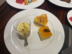 -广州万富希尔顿酒店·感趣自助餐厅·金秋蟹宴生蚝海鲜刺身