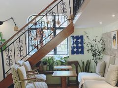 -彳亍咖啡·这里(水湾路店)