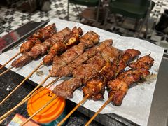-何妹湿辣牛肉·粤式烧烤砂煲(桂雅路店)