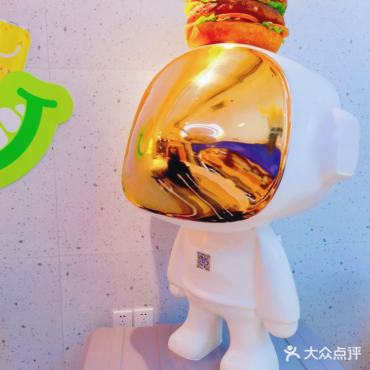 简直是绝配 粉色的面包视觉冲击力特别强