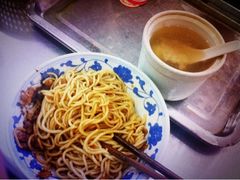 拌粉和鹌鹑墨鱼肉饼汤-高师傅特色米粉汤包(建设路店)