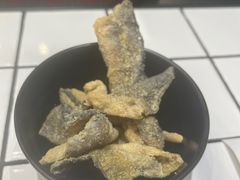 炸鱼皮-肥汁米蘭香港米线(长宁来福士店)