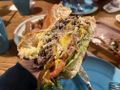 牛肉芝士汉堡-莫多多餐厅