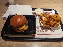 布里欧修特堡-The Habit Burger Grill 哈比特汉堡(复兴soho店)