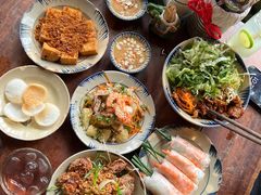 -Cuc Gach Quan Restaurant
