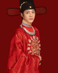 点击看大图 -挪娅婚纱摄影皇家会所