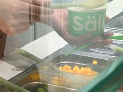 中杯水果拼-三佰瑞冻酸奶(凯德MALL店)