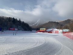-亚布力新体委滑雪场