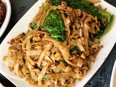 瘦肉鸡蛋炒河粉-覃记海鲜美食餐厅