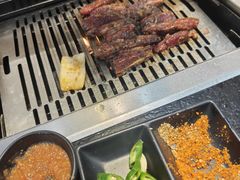 -臻牛烤肉