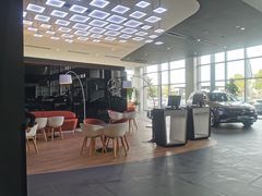 -奔驰上海利星(七宝店)