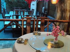 -红色根据地文化主题酒店(太湖街店)