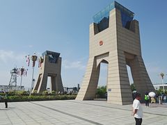 -霍尔果斯国门景区