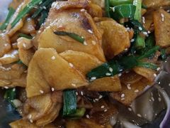 干锅土豆片-鱼乐岛餐厅·户外花园主题餐厅