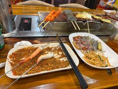 -哈尔滨小酒馆·鲜肉现穿自助烧烤(康新花园店)