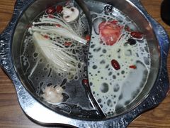 菌菇三鲜鸳鸯锅-傣妹火锅(南京东路一店)